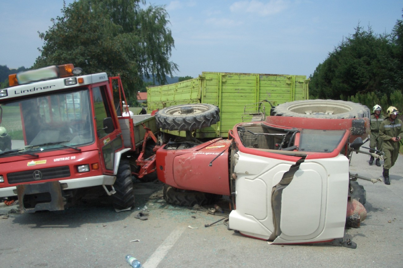 VU B130 Kreuzung Gstoettenau.jpg